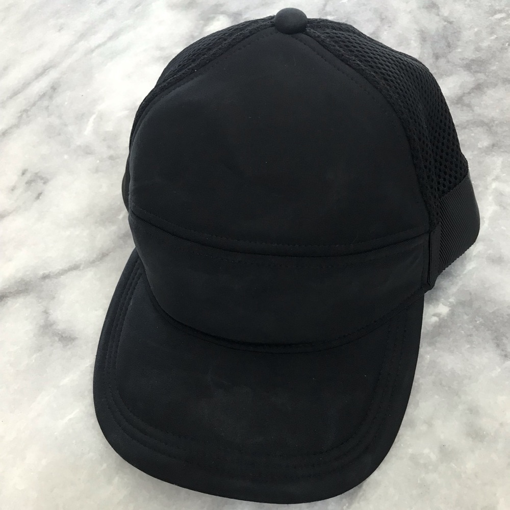 Black Lululemon Cap